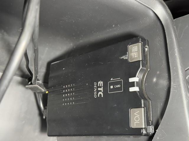 ハイエースバン ロングスーパーGL フルフラット リアカメラ SRS ダブルエアバッグ Wエアコン 盗難防止機能 キーレス DVD視聴可 エアコン パワステ ナビTV ドライブレコーダ ETC ミュージックプレイヤー接続可 ABS(8枚目)