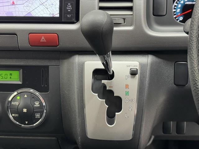 ハイエースバン ロングスーパーGL フルフラット リアカメラ SRS ダブルエアバッグ Wエアコン 盗難防止機能 キーレス DVD視聴可 エアコン パワステ ナビTV ドライブレコーダ ETC ミュージックプレイヤー接続可 ABS(14枚目)