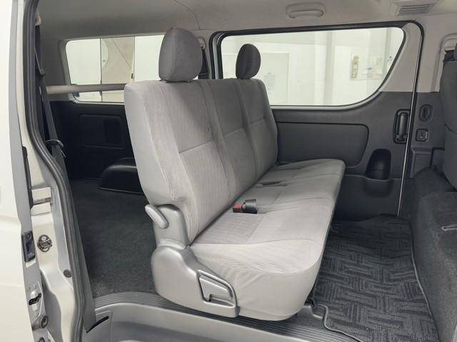 ハイエースバン ロングスーパーGL フルフラット リアカメラ SRS ダブルエアバッグ Wエアコン 盗難防止機能 キーレス DVD視聴可 エアコン パワステ ナビTV ドライブレコーダ ETC ミュージックプレイヤー接続可 ABS(16枚目)