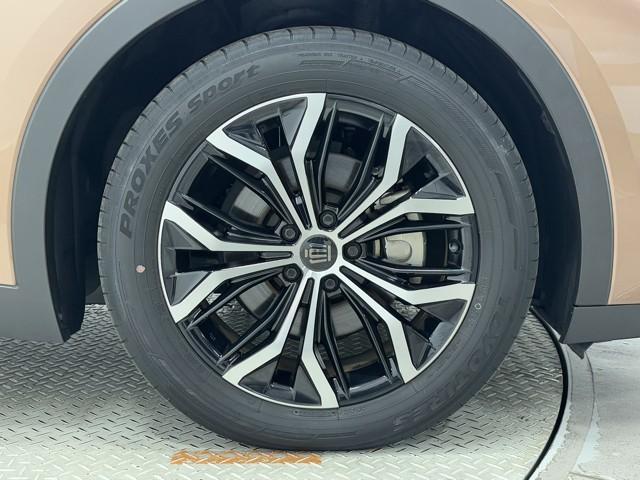 クラウンクロスオーバー Ｇ　ＬＥＤヘッドライト　衝突被害軽減ブレーキ　点検記録簿　ＡＣ１００Ｖ電源　地デジ　電動シート　オートクルーズコントロール　バックモニター　盗難防止システム　ＥＴＣ　アルミホイール　４ＷＤ　横滑り防止機能（18枚目）