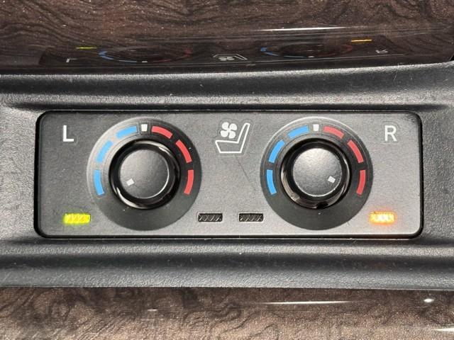 アルファードハイブリッド エグゼクティブラウンジＳ　ＬＥＤランプ　サンルーフ　ダブルエアコン　レザーシート　４ＷＤ　アルミ　ミュージックプレイヤー接続可　ＤＶＤプレーヤー　ＥＴＣ　ドラレコ　クルーズコントロール　スマートキー　電動シート　ＡＣ１００Ｖ（15枚目）