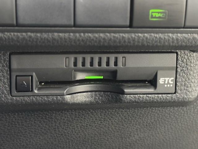 カローラツーリング ハイブリッド S インテリジェントクリアランスソナー AC100V ドラレコ付き Rカメラ AAC LEDライト メディアプレイヤー接続 1オーナー車 横滑防止装置 クルコン ETC車載器 ナビ&TV スマートキー(9枚目)