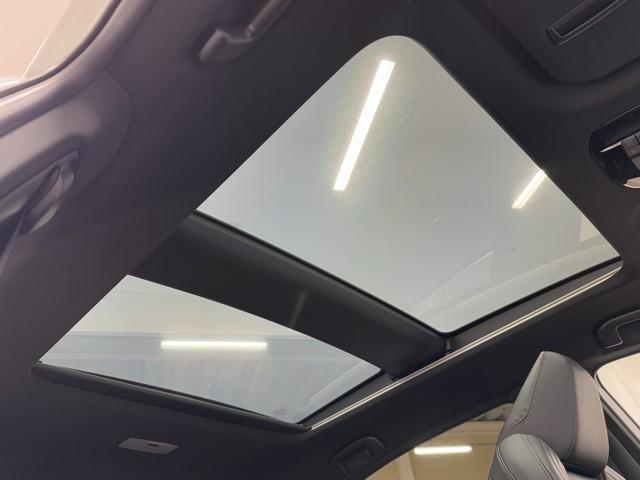 ハリアーハイブリッド Ｚ　レザーパッケージ　パノラマサンルーフ　地デジ　横滑防止　盗難防止システム　Ｂモニター　革　ＬＥＤライト　パワーウィンドウ　クルコン　スマートキ－　助手席エアバック　パワーシート　エアバッグ　点検記録簿　オートエアコン（19枚目）