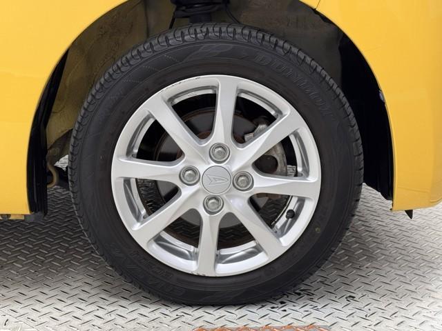 �A���~�z�C�[���ł��B�@�H�ʂɗ͂�`����z�C�[�������͓��ɖڗ����܂���ˁB�@�z�C�[���ЂƂŎԂ̃C���[�W���傫���ς��܂��ˁB