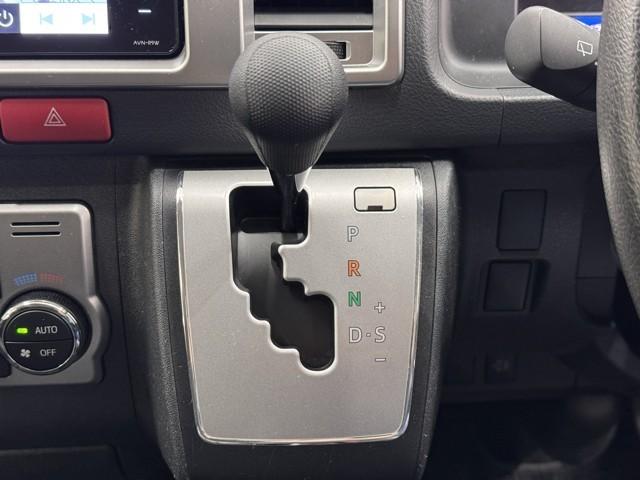 ハイエースバン ロングスーパーＧＬ　Ｗエアコン　Ｗエアバック　Ｂカメラ　ＬＥＤライト　パワーウインドウ　横滑防止　ドライブレコーダー　フルセグテレビ　ＤＶＤ視聴可　キーレスエントリー　メモリーナビ　オートエアコン　ＥＴＣ　パワーステ（14枚目）