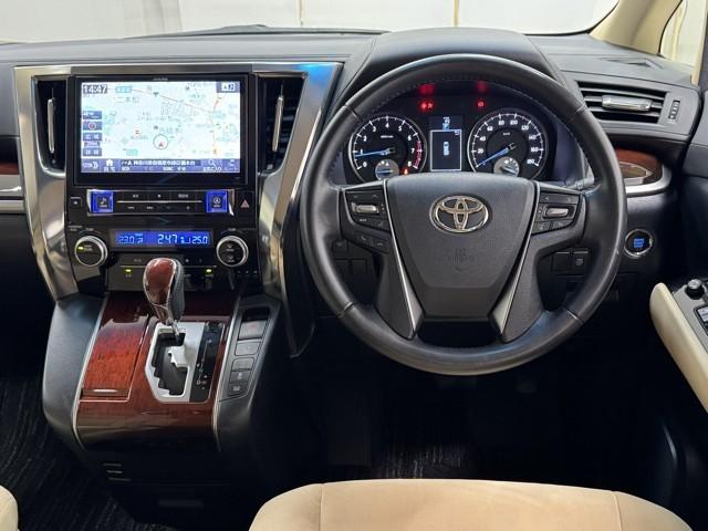 ヴェルファイア ２．５Ｘ　Ｗエアコン　エアバッグ　寒冷地　ＡＣ１００Ｖ電源　イモビ　キーレス　ＡＢＳ　Ｂカメラ　インテリキー　フルフラット　ＡＳ＆Ｇ　フルセグＴＶ　ＬＥＤ　ＤＶＤ　４ＷＤ　３列シート　メモリーナビ　ＥＴＣ（4枚目）