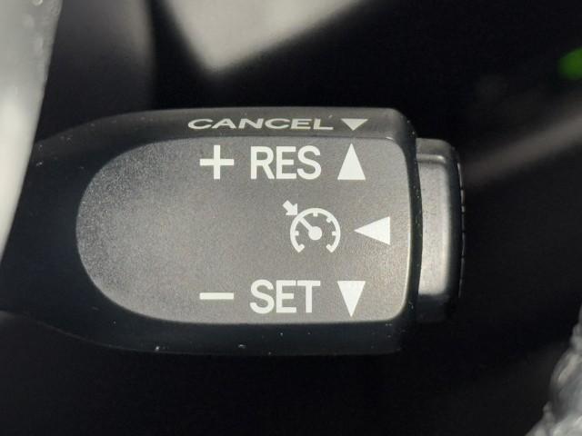 �������H�ŕ֗��ȃN���[�Y�R���g���[���@�\���t���Ă��܂���B�@���x��ݒ肷��ƃA�N�Z���𓥂܂Ȃ��Ă����̑��x�ő��邱�Ƃ��ł���̂ő����x�܂��鎖���ł��܂��ˁB