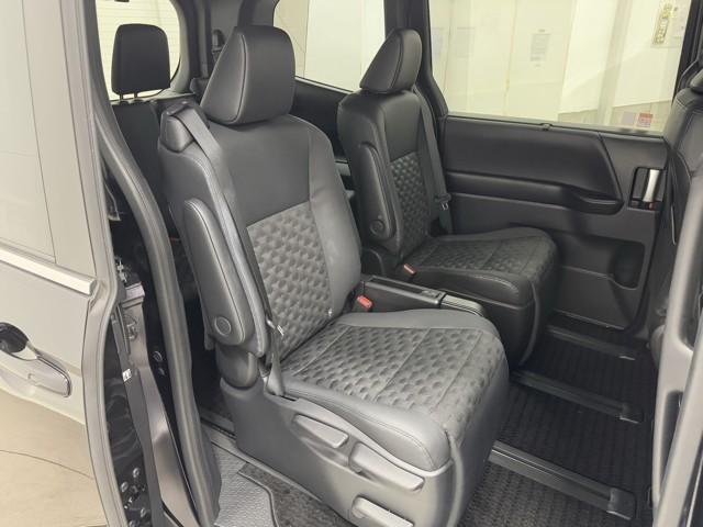 ヴォクシー ハイブリッドS-Z 両側Pドア カーテンエアバック スマキ プリクラッシュセーフティシステム Wエアコン Rカメラ DVDプレーヤー 地デジ アルミ 100V クルーズコントロール 横滑り防止機能 LEDランプ ナビTV(17枚目)