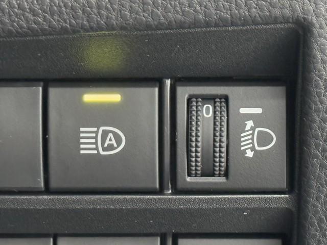 ヴォクシー S-Z DVD再生機能 スマートキープッシュスタート 両側電動パワースライドドア パワーウインドウ 1オナ ETC車載器 LEDライト デュアルエアコン アルミホイール 盗難防止装置 記録簿 横滑り防止機能(10枚目)