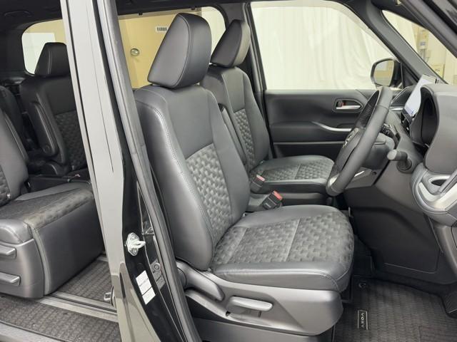 ヴォクシー S-Z DVD再生機能 スマートキープッシュスタート 両側電動パワースライドドア パワーウインドウ 1オナ ETC車載器 LEDライト デュアルエアコン アルミホイール 盗難防止装置 記録簿 横滑り防止機能(16枚目)