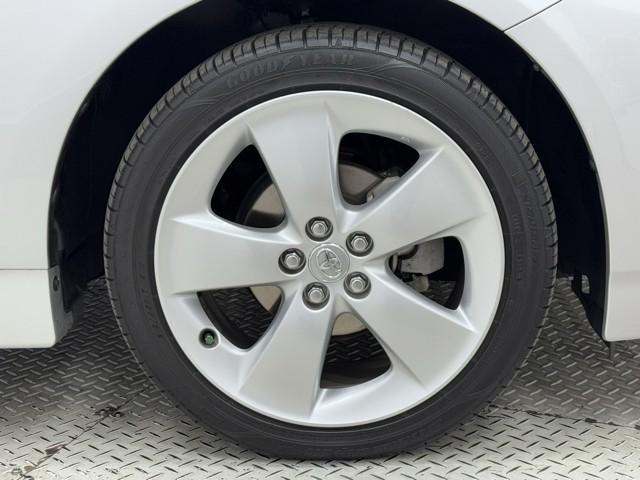 プリウス Ｇツーリングセレクション　Ｒカメラ　ローダウン　地デジフルセグＴＶ　ＡＵＸ　１オーナー　ＬＥＤヘットライト　ＨＤＤナビゲーション　エアコン　セキュリティー　Ｗエアバック　エアバック　ＥＴＣ車載器　キーフリー　パワーウインド（17枚目）