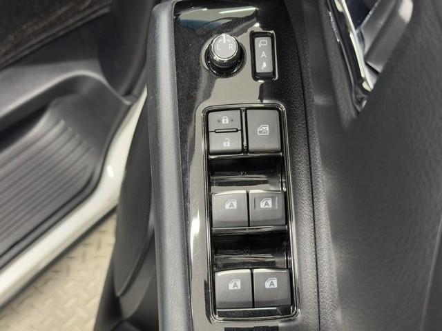 アルファード ２．５Ｓ　両側電動パワースライドドア　Ｗエアコン　フルオートエアコン　盗難防止システム　横滑り防止　ＡＷ　クルーズＣ　パワーステアリング　点検記録簿　ＬＥＤランプ　メディアプレイヤー接続　１００Ｖ電源　ＷエアＢ（8枚目）