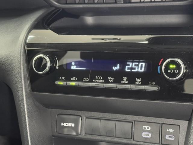 ヤリスクロス G ETC装備 リヤカメラ スマートエントリー イモビライザー オートエアコン アルミホイール キーレス パワーウィンドウ クルコン ABS ドライブレコーダー エアバッグ パワーステアリング(8枚目)