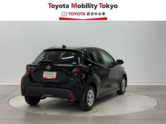 ヤリス Ｘ　被害軽減ブレーキ　Ｂカメラ　ドラレコ付　キーレスエントリー　ワンオーナー　スマートキー＆プッシュスタート　点検記録簿　ミュージックプレイヤー接続可　クルーズコントロール　ＥＴＣ車載器　ＥＳＣ　ＡＢＳ（2枚目）