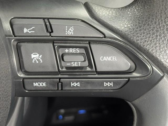 ヤリス Ｘ　被害軽減ブレーキ　Ｂカメラ　ドラレコ付　キーレスエントリー　ワンオーナー　スマートキー＆プッシュスタート　点検記録簿　ミュージックプレイヤー接続可　クルーズコントロール　ＥＴＣ車載器　ＥＳＣ　ＡＢＳ（10枚目）