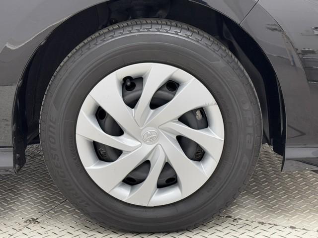 ヤリス Ｘ　被害軽減ブレーキ　Ｂカメラ　ドラレコ付　キーレスエントリー　ワンオーナー　スマートキー＆プッシュスタート　点検記録簿　ミュージックプレイヤー接続可　クルーズコントロール　ＥＴＣ車載器　ＥＳＣ　ＡＢＳ（18枚目）