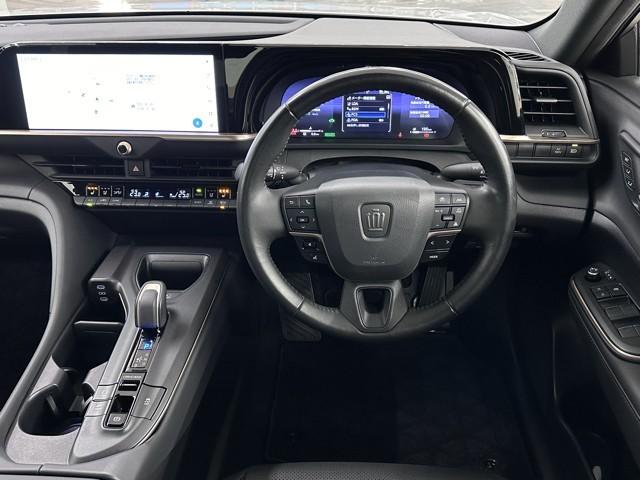 クラウンクロスオーバー Gレザーパッケージ クルーズコントロール パワーシート バックモニター 記録簿 LEDヘッドランプ レザーシート ドラレコ ETC 100V電源 フルセグTV 4WD スマートキー 盗難防止装置 キーレス ABS(4枚目)