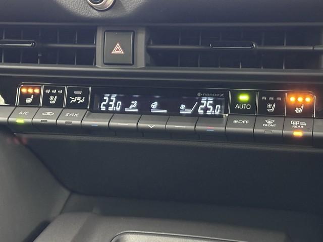 クラウンクロスオーバー Gレザーパッケージ クルーズコントロール パワーシート バックモニター 記録簿 LEDヘッドランプ レザーシート ドラレコ ETC 100V電源 フルセグTV 4WD スマートキー 盗難防止装置 キーレス ABS(8枚目)