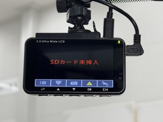 プリウスＰＨＶ Ａプレミアム　ＤＶＤ再生　ＬＥＤライト　点検記録簿　横滑り防止機能　黒革シート　イモビライザー　ＥＴＣ　Ｂカメラ　パワステ　オートエアコン　ドラレコ　ＡＣ１００Ｖ電源　１オーナー　パワーウィンドウ　アルミ　ＡＢＳ（8枚目）