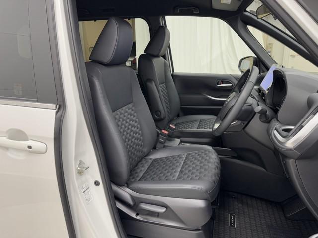 ヴォクシー ハイブリッドＳ－Ｚ　ＨＤＭＩ　ＵＳＢ　ブルートゥース　シートヒーター　ＤＶＤ再生機能　インテリキー　横滑防止装置　地デジＴＶ　アクティブクルーズコントロール　ＴＳＳ　ＩＣＳ　ＰＤＡ　ＰＫＳＢ　ＲＳＡ　１００Ｖ充電（15枚目）