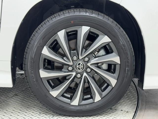 ヴォクシー ハイブリッドＳ－Ｚ　ＨＤＭＩ　ＵＳＢ　ブルートゥース　シートヒーター　ＤＶＤ再生機能　インテリキー　横滑防止装置　地デジＴＶ　アクティブクルーズコントロール　ＴＳＳ　ＩＣＳ　ＰＤＡ　ＰＫＳＢ　ＲＳＡ　１００Ｖ充電（18枚目）