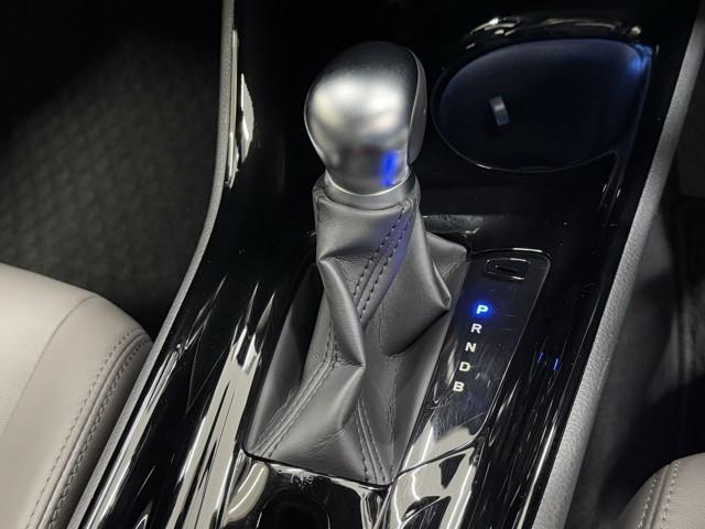 Ｃ－ＨＲ Ｇ　ドライブレコーダー付　衝突軽減　ＥＳＣ　キーレスエントリー　Ｉストップ　ＬＥＤライト　Ｂカメ　盗難防止システム　半革シート　オートクルーズコントロール　整備記録簿　スマートキー　アルミホイール　ナビ付（10枚目）