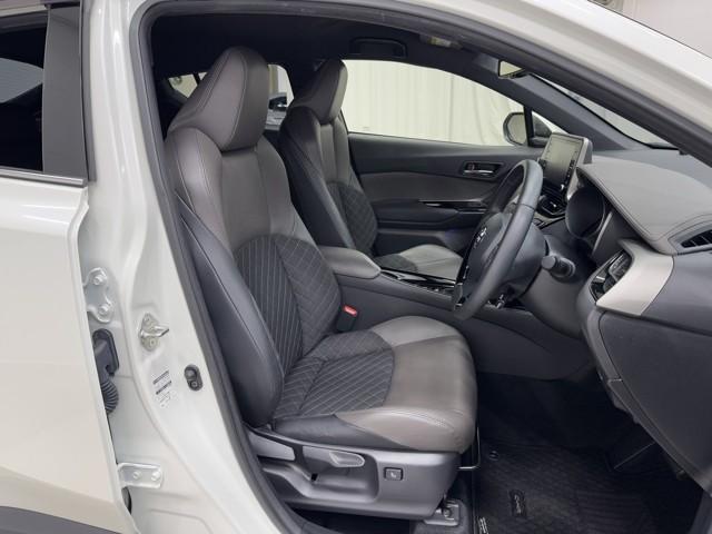 Ｃ－ＨＲ Ｇ　ドライブレコーダー付　衝突軽減　ＥＳＣ　キーレスエントリー　Ｉストップ　ＬＥＤライト　Ｂカメ　盗難防止システム　半革シート　オートクルーズコントロール　整備記録簿　スマートキー　アルミホイール　ナビ付（14枚目）