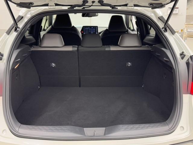 Ｃ－ＨＲ Ｇ　ドライブレコーダー付　衝突軽減　ＥＳＣ　キーレスエントリー　Ｉストップ　ＬＥＤライト　Ｂカメ　盗難防止システム　半革シート　オートクルーズコントロール　整備記録簿　スマートキー　アルミホイール　ナビ付（16枚目）