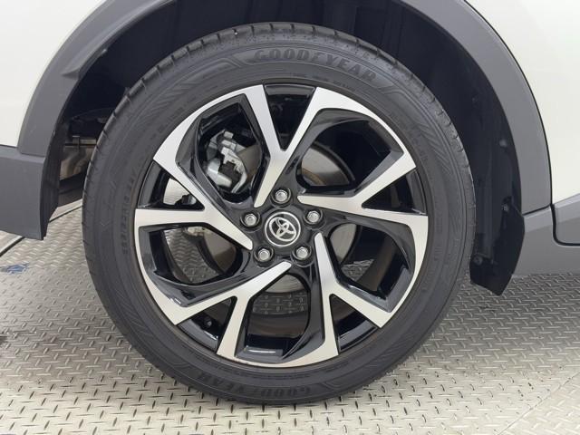 Ｃ－ＨＲ Ｇ　ドライブレコーダー付　衝突軽減　ＥＳＣ　キーレスエントリー　Ｉストップ　ＬＥＤライト　Ｂカメ　盗難防止システム　半革シート　オートクルーズコントロール　整備記録簿　スマートキー　アルミホイール　ナビ付（17枚目）