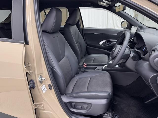 ヤリスクロス ハイブリッドＺ　ブルートゥース　ＵＳＢ　ドライブレコーダ　インテリジェントキー　アルミホイル　ＬＥＤライト　リアカメラ　クルーズコントロール　横滑り防止システム　ナビＴＶ　メモリーナビ　電動シ－ト　パワーバックドア（15枚目）