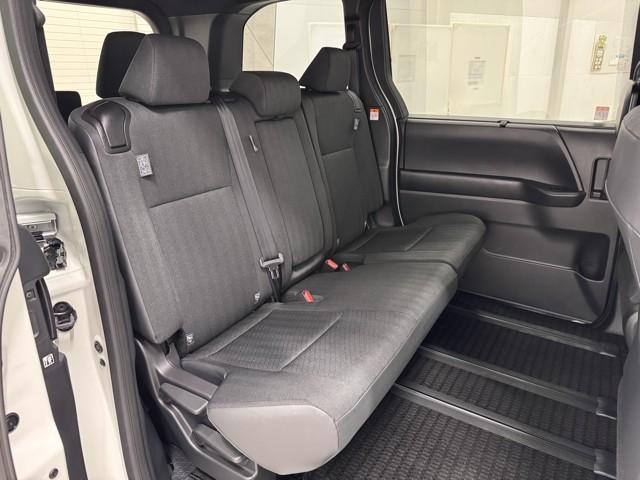 ノア ハイブリッドS-G 8000km USB 衝突回避ブレーキ ダブルエアコン イモビ クルコン バックガイドモニター 横滑り防止装置 LEDヘッドライト キーレス スマートキー アイドリングストップ ETC アルミ(15枚目)