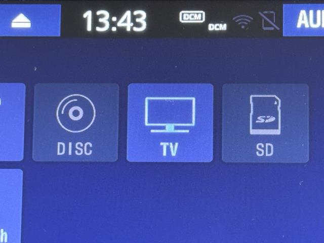 プリウスＰＨＶ Ｓセーフティパッケージ　ＴＳＳ　ＬＥＤヘッド　ＤＶＤ　クルーズコントロール　ナビＴＶ　ＡＣ１００Ｖ電源　ドライブレコーダー　アルミホイール　オートエアコン　横滑り防止装置　記録簿　スマキー　アイドリングストップ　ＥＴＣ（7枚目）