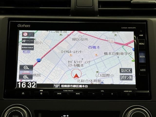 セダン　Ｂモニター　盗難防止装置　ＤＶＤ再生可能　フルオートエアコン　整備記録簿　衝突被害軽減ブレーキ　フルセグテレビ　ワンオーナ　シートヒーター　クルコン　ＬＥＤヘッドランプ　サイドＳＲＳ　ＥＳＣ　ＥＴＣ(5枚目)