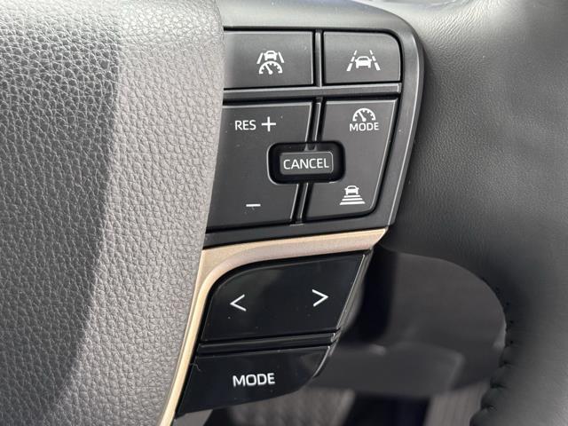 クラウンクロスオーバー ＲＳアドバンスド　ワンオーナー車　衝突軽減装置　パノラマルーフ　ドライブレコーダ　スマートキ－　オートクルーズコントロール　バックモニター　ＡＣ１００Ｖ電源　ＰＷシート　フルセグＴＶ　イモビライザー　ＬＥＤヘッドライト（11枚目）
