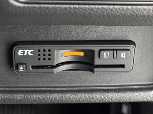 オデッセイハイブリッド ハイブリッドアブソルート・ホンダセンシング　ワンオーナー車　アルミ　サイドカーテンエアバック　リアカメラ　Ｐシート　フルオートエアコン　デュアルエアコン　ＡＢＳ　整備記録簿　キーレス　ＶＳＡ　Ｗエアバッグ　ＬＥＤライト　３列シート　ナビＴＶ（8枚目）