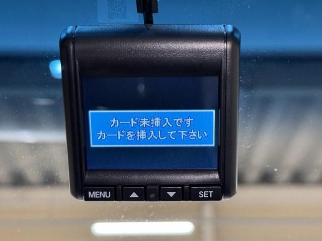 オデッセイハイブリッド ハイブリッドアブソルート・ホンダセンシング　ワンオーナー車　アルミ　サイドカーテンエアバック　リアカメラ　Ｐシート　フルオートエアコン　デュアルエアコン　ＡＢＳ　整備記録簿　キーレス　ＶＳＡ　Ｗエアバッグ　ＬＥＤライト　３列シート　ナビＴＶ（12枚目）