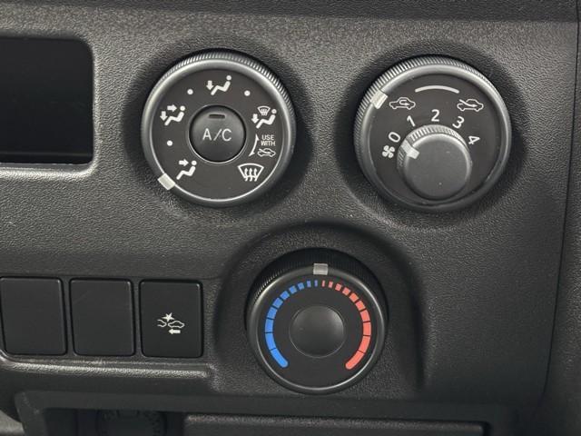 ハイエースバン ロングＤＸ　衝突被害軽減ブレーキ　車検整備付　ブレーキサポート　リアカメラ　ＰＷ　運転席エアバッグ　ナビテレビ　横滑り防止　整備点検記録簿　イモビ付　パワーステアリング　エアコン　ミュージックプレイヤー接続可（14枚目）