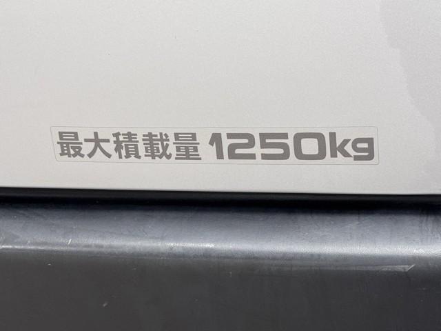 ハイエースバン ロングＤＸ　衝突被害軽減ブレーキ　車検整備付　ブレーキサポート　リアカメラ　ＰＷ　運転席エアバッグ　ナビテレビ　横滑り防止　整備点検記録簿　イモビ付　パワーステアリング　エアコン　ミュージックプレイヤー接続可（20枚目）