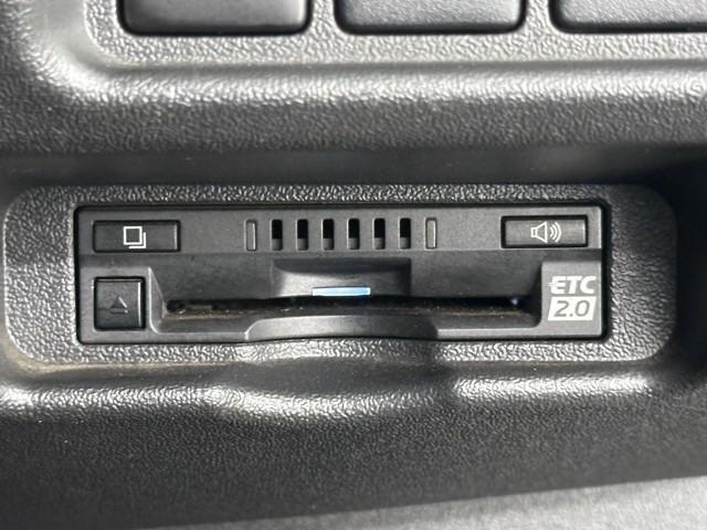 ハイエースバン ＤＸ　ＧＬパッケージ　メモリナビ　ナビ＆ＴＶ　ワンセグＴＶ　バックモニター　横滑り防止装置　キーレスエントリー　エアコン　ＥＴＣ車載器　記録簿　パワステ　フロントパワーウインドウ　エアバック　セキュリティー　ＡＢＳ（8枚目）