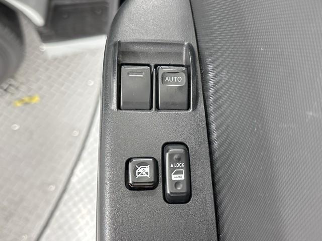 ハイエースバン ＤＸ　ＧＬパッケージ　メモリナビ　ナビ＆ＴＶ　ワンセグＴＶ　バックモニター　横滑り防止装置　キーレスエントリー　エアコン　ＥＴＣ車載器　記録簿　パワステ　フロントパワーウインドウ　エアバック　セキュリティー　ＡＢＳ（15枚目）