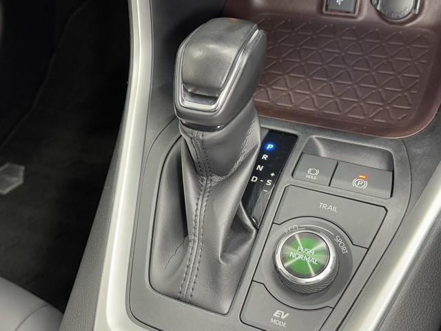 ＲＡＶ４ ハイブリッドＧ　衝突被害軽減装置　ドライブレコーダ　パノラマサンルーフ　ＡＣ１００Ｖ電源　ワンオーナ－　バックモニター　整備記録簿　地デジＴＶ　ＬＥＤヘッドライト　スマキー　電動シ－ト　ＡＷＤ　ＴＶナビ　パワステ（11枚目）