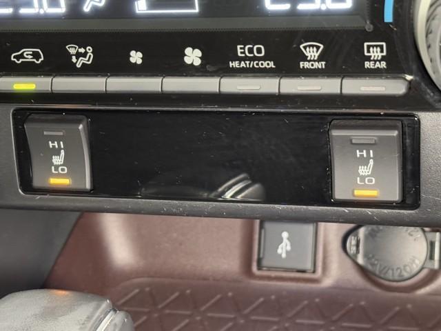 ＲＡＶ４ ハイブリッドＧ　衝突被害軽減装置　ドライブレコーダ　パノラマサンルーフ　ＡＣ１００Ｖ電源　ワンオーナ－　バックモニター　整備記録簿　地デジＴＶ　ＬＥＤヘッドライト　スマキー　電動シ－ト　ＡＷＤ　ＴＶナビ　パワステ（14枚目）