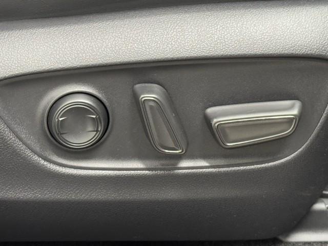ＲＡＶ４ ハイブリッドＧ　衝突被害軽減装置　ドライブレコーダ　パノラマサンルーフ　ＡＣ１００Ｖ電源　ワンオーナ－　バックモニター　整備記録簿　地デジＴＶ　ＬＥＤヘッドライト　スマキー　電動シ－ト　ＡＷＤ　ＴＶナビ　パワステ（15枚目）
