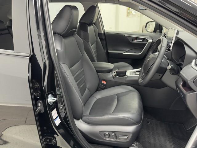 ＲＡＶ４ ハイブリッドＧ　衝突被害軽減装置　ドライブレコーダ　パノラマサンルーフ　ＡＣ１００Ｖ電源　ワンオーナ－　バックモニター　整備記録簿　地デジＴＶ　ＬＥＤヘッドライト　スマキー　電動シ－ト　ＡＷＤ　ＴＶナビ　パワステ（16枚目）