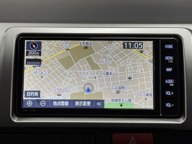ハイエースバン ロングスーパーＧＬ　リアカメラ　ＳＲＳ　ダブルエアバッグ　Ｗエアコン　横滑り防止装置付　盗難防止機能　キーレス　スマートエントリー　ＤＶＤ視聴可　アルミホイール　エアコン　パワステ　ナビＴＶ　ドライブレコーダ　ＥＴＣ（5枚目）