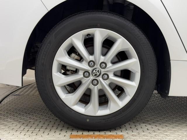 カローラツーリング ハイブリッド S インテリジェントクリアランスソナー ドラレコ付き Rカメラ AAC LEDライト メディアプレイヤー接続 1オーナー車 横滑防止装置 整備記録簿 クルコン ETC車載器 ナビ&TV キーフリーシステム(17枚目)