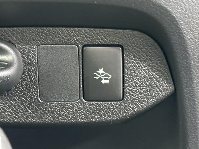 ヴィッツ Ｆ　キーレスリモコン　バックガイドモニター　デュアルエアバック　衝突軽減装置　運転席エアバッグ　ドラレコ付　１オーナー　イモビライザー　ワンセグテレビ　パワーウインドウ　ＥＳＣ　パワステ　エアコン　ＡＢＳ（12枚目）