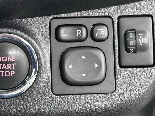 ヴィッツ Ｆ　キーレスリモコン　バックガイドモニター　デュアルエアバック　衝突軽減装置　運転席エアバッグ　ドラレコ付　１オーナー　イモビライザー　ワンセグテレビ　パワーウインドウ　ＥＳＣ　パワステ　エアコン　ＡＢＳ（15枚目）