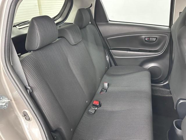 ヴィッツ Ｆ　キーレスリモコン　バックガイドモニター　デュアルエアバック　衝突軽減装置　運転席エアバッグ　ドラレコ付　１オーナー　イモビライザー　ワンセグテレビ　パワーウインドウ　ＥＳＣ　パワステ　エアコン　ＡＢＳ（17枚目）