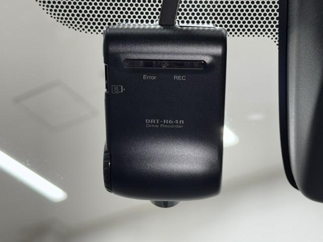 カローラフィールダー 1.5G ダブルバイビー スマートキー&プッシュスタート TVナビ Aストップ 盗難防止 カーテンエアバック Bモニター アルミホイール フルオートエアコン 運転席エアバック LEDヘッドライト 横滑り防止 キーレス ABS(8枚目)